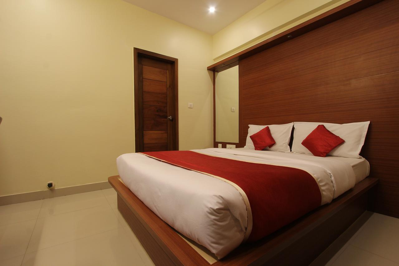Hotel The Grand