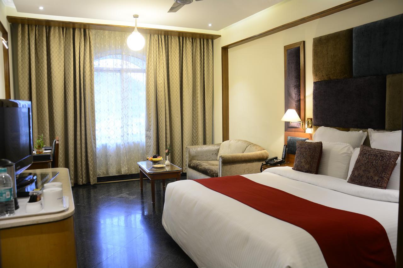 Sandesh The 4*