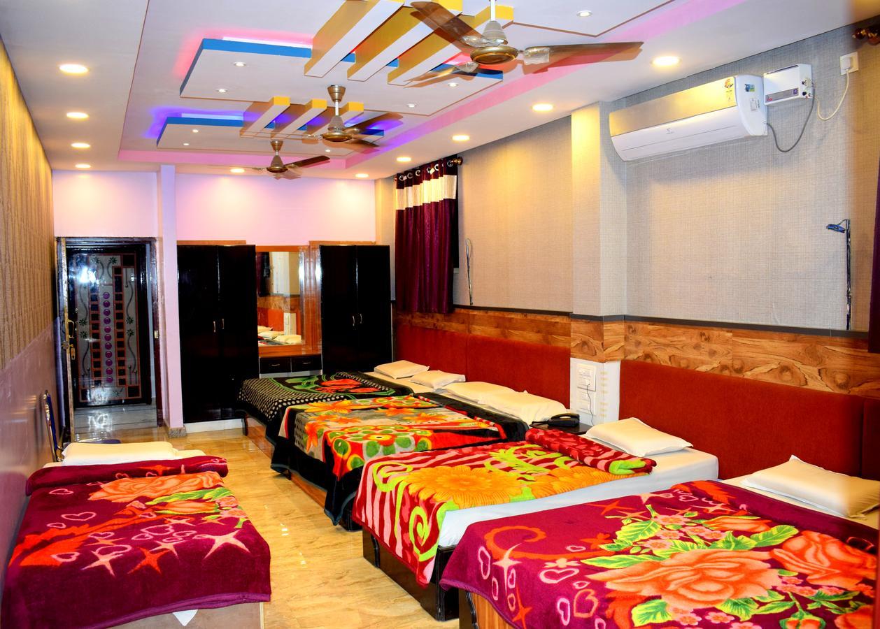 Kaveri Palace 3*