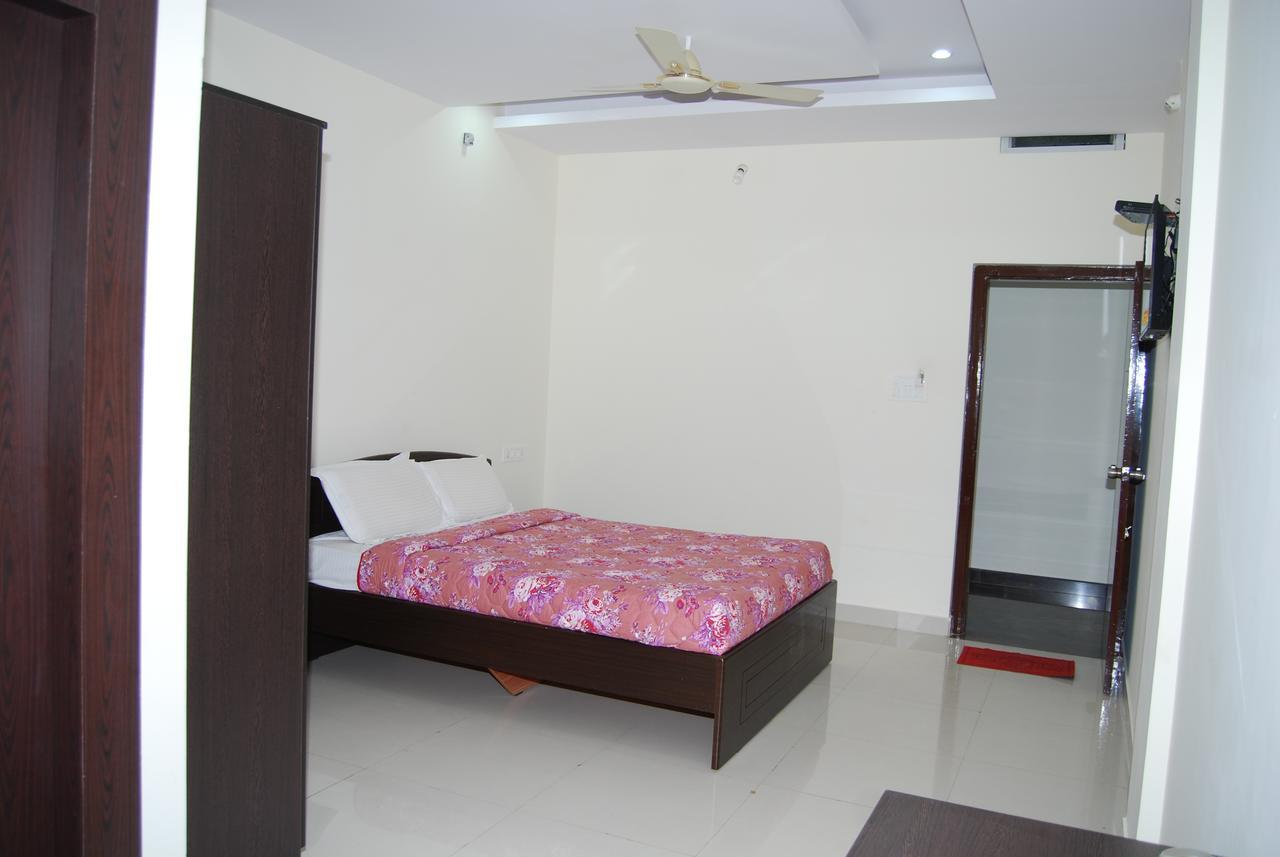 Pratham Residency Hotel 2*
