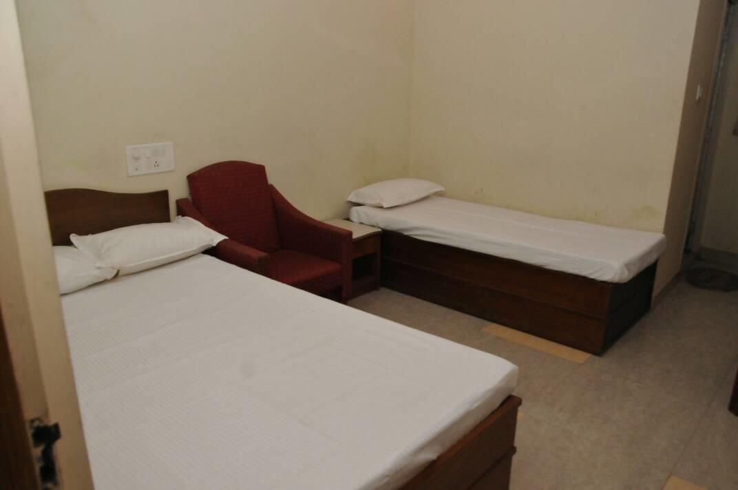 Lodge Mahalakshmi Comforts *