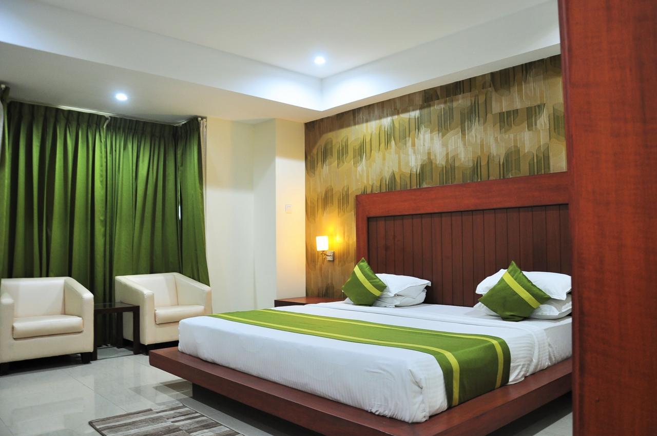 Adeline Hotel