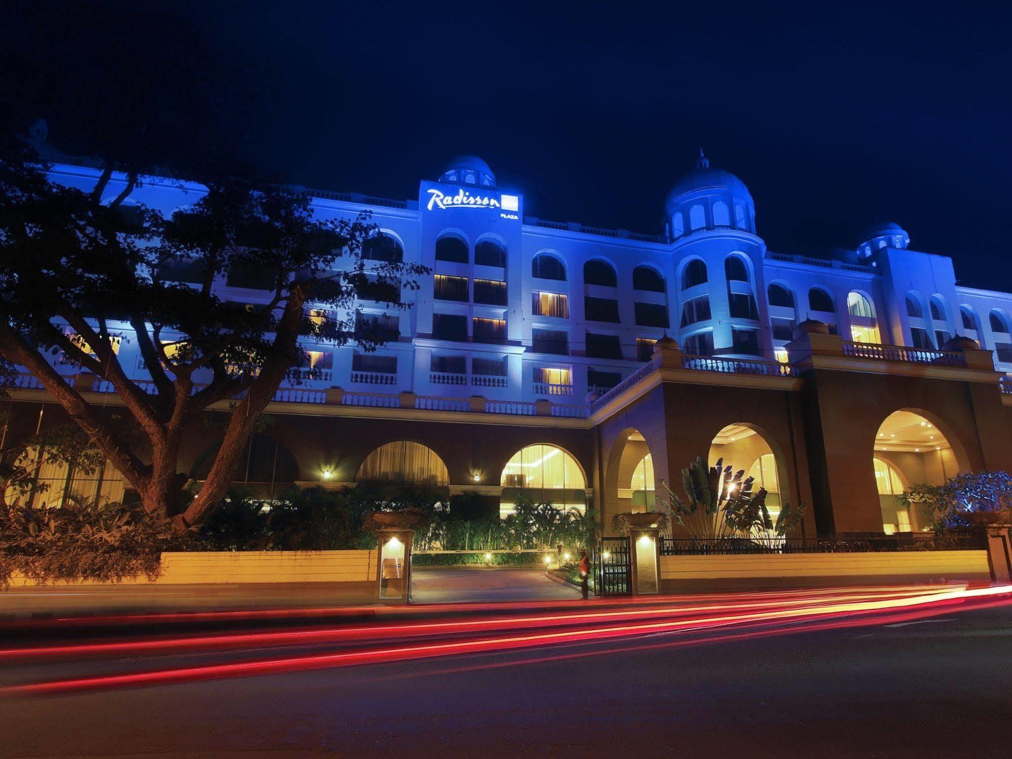 Hotel Radisson Blu Plaza 5*