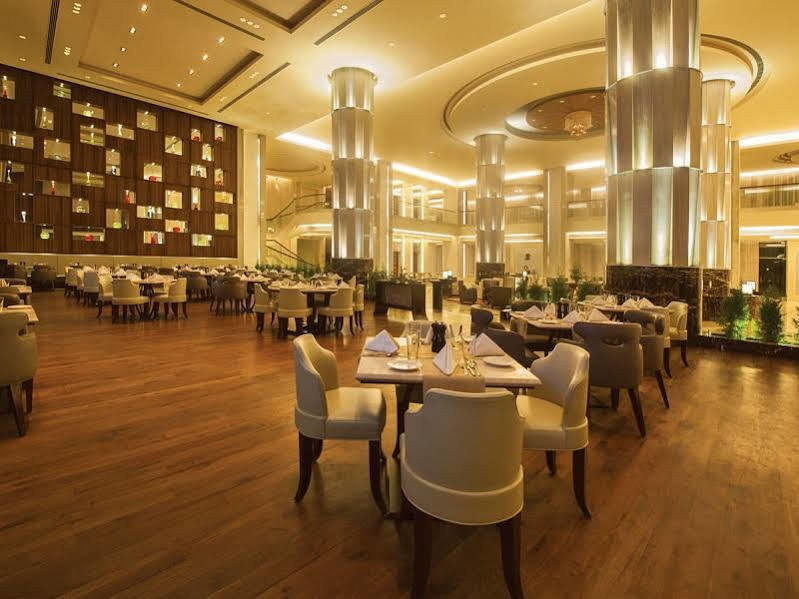 Radisson Blu Plaza 5*
