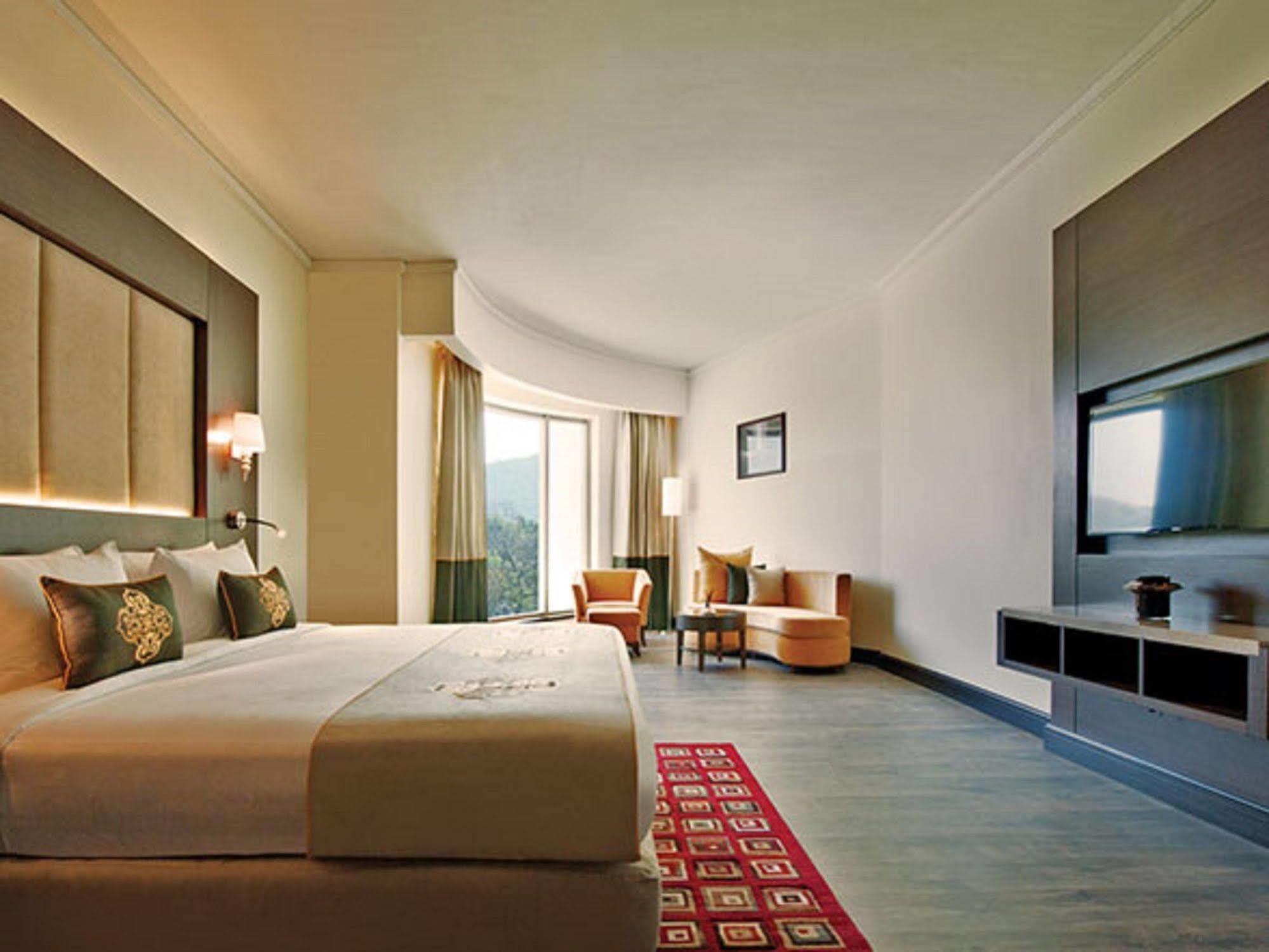 Radisson Blu Plaza Hotel
