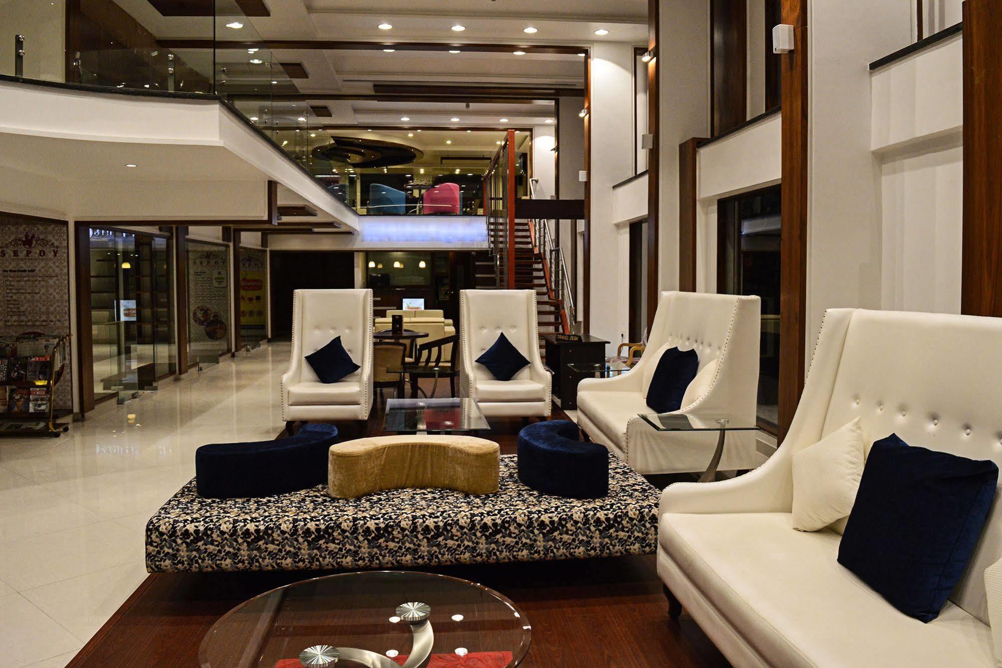 Hotel Sepoy Grande Mysore