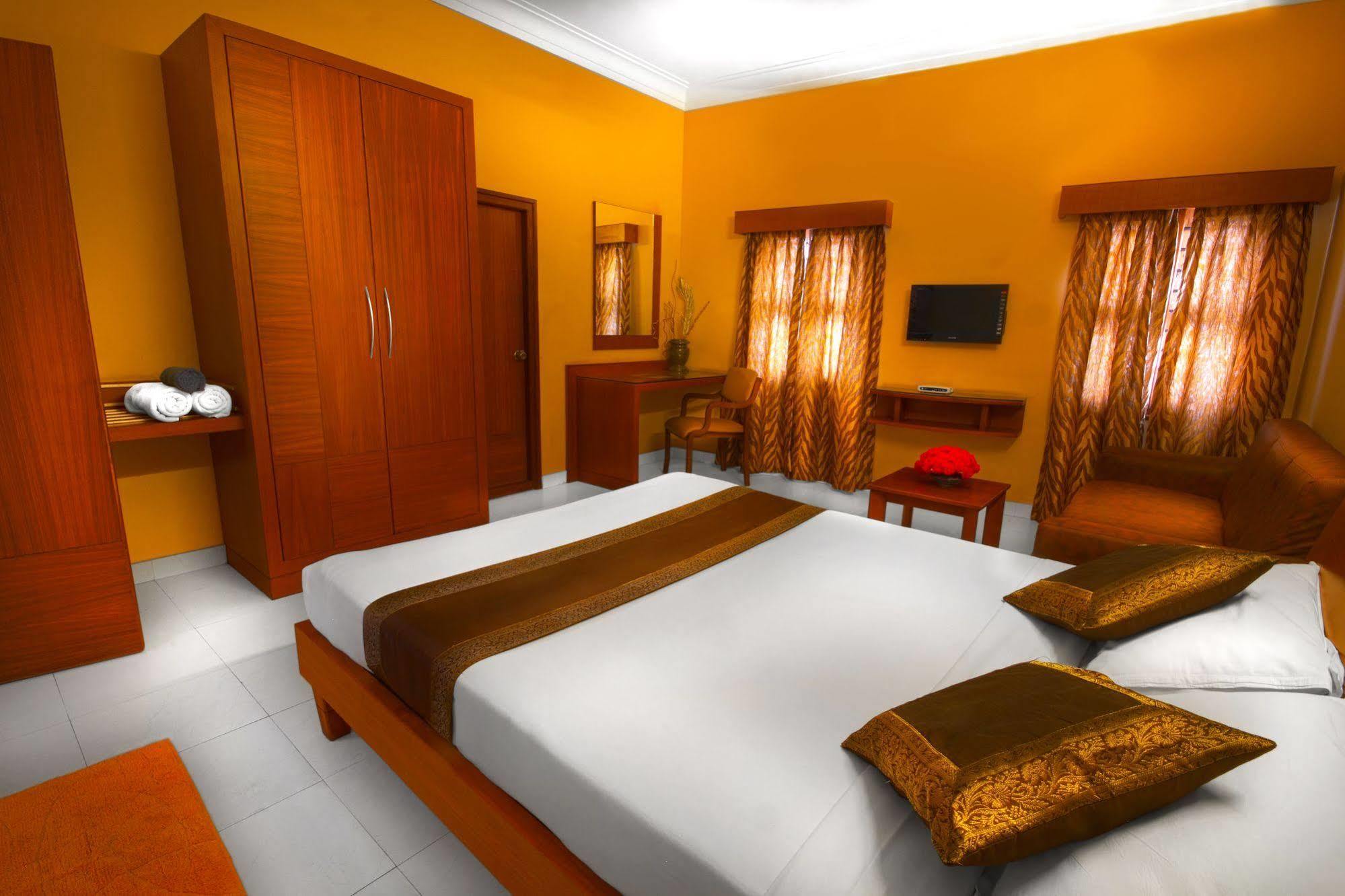 Sujatha Residency Hotel 3*