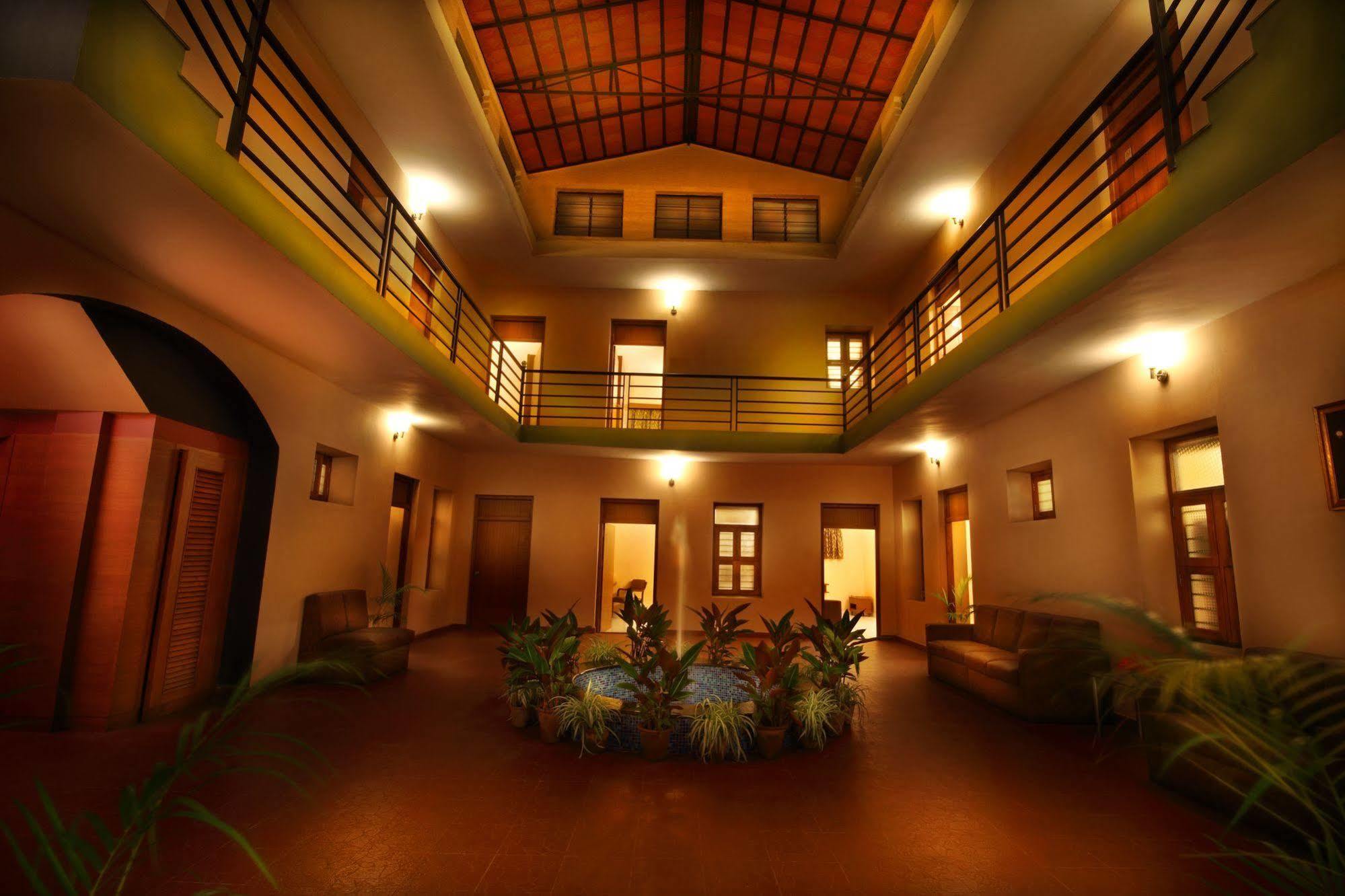 Hotel Sujatha Residency 3*