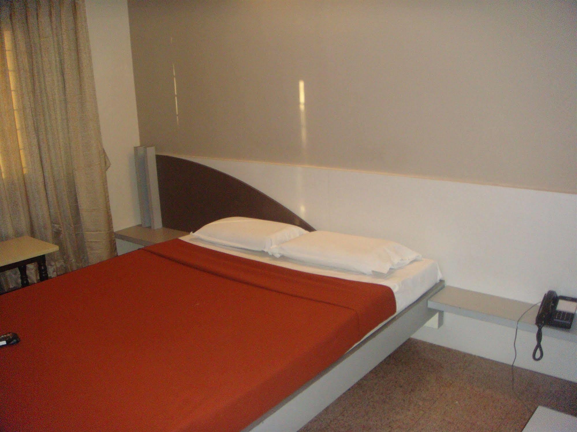 Lodge Mannars Residency *