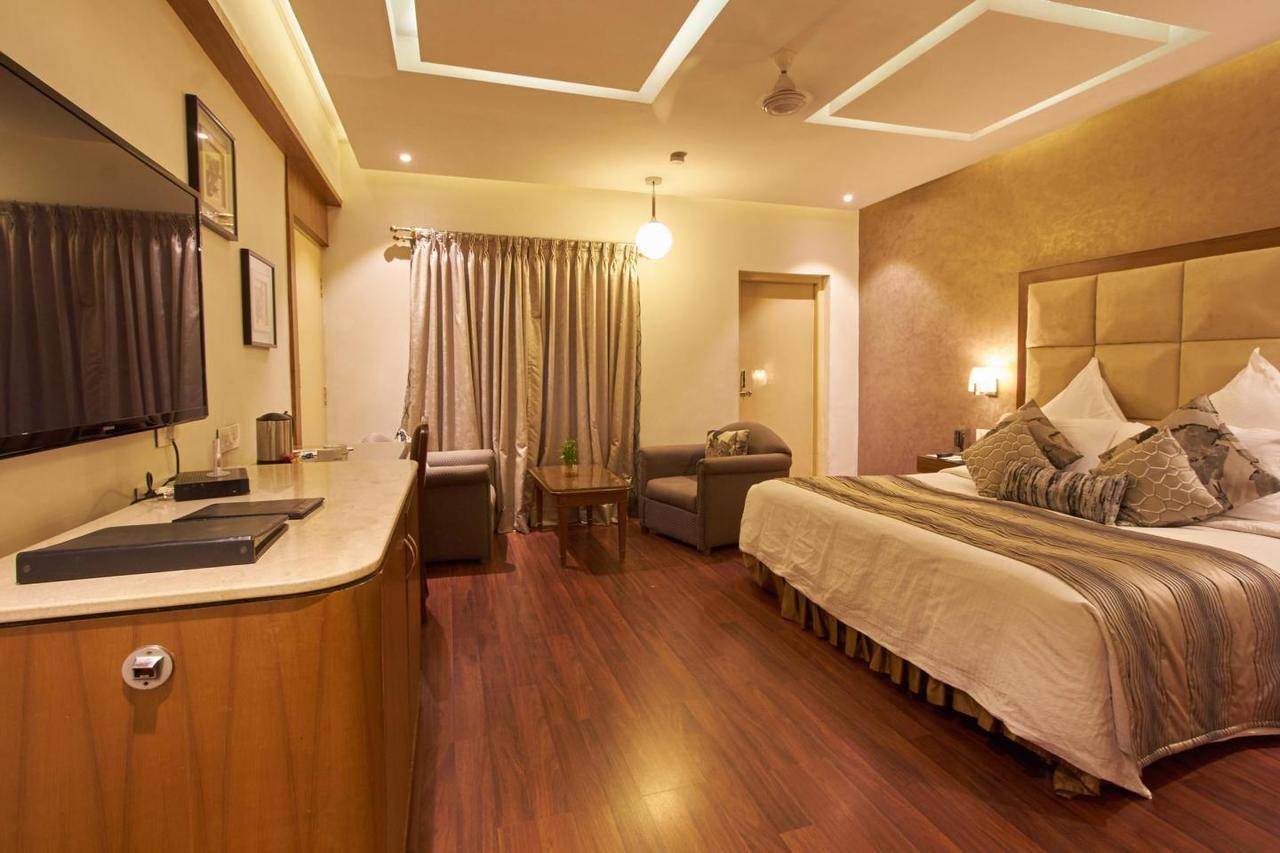 Sandesh The Hotel 4*