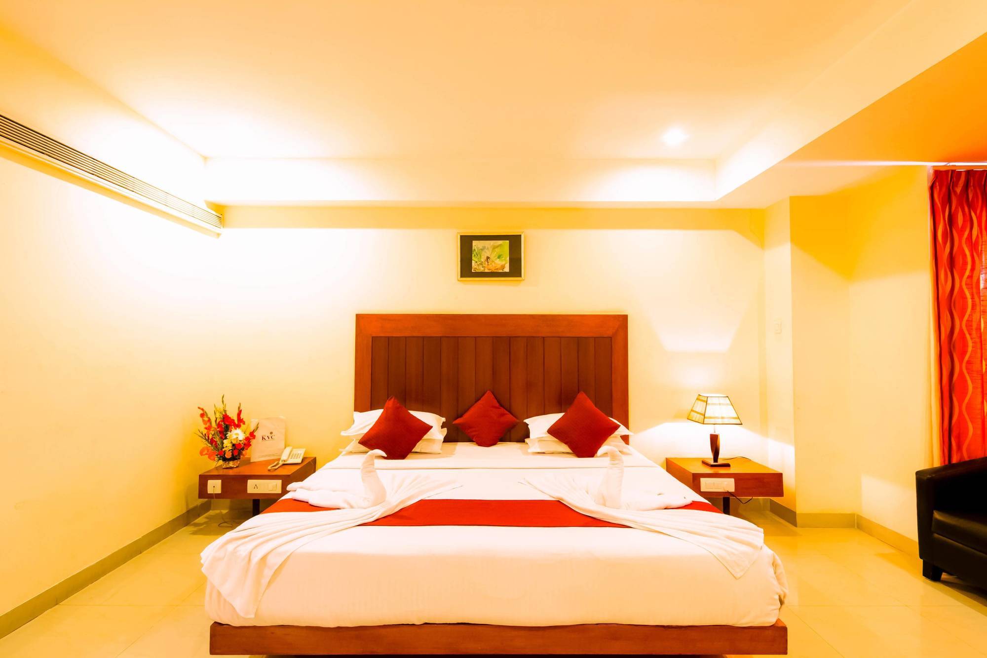 Adeline Hotel 3*