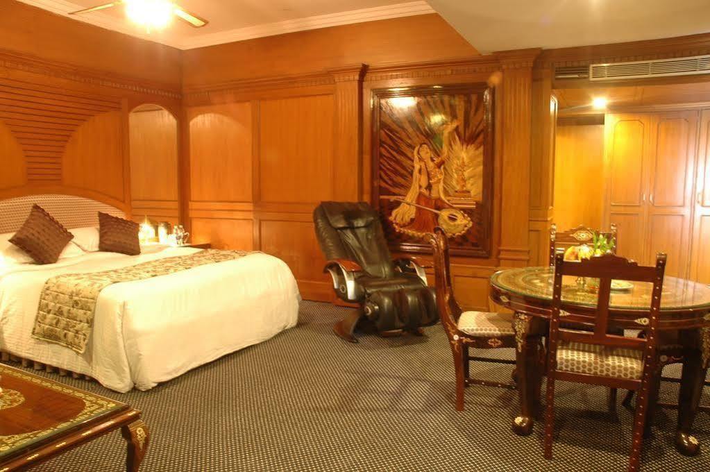 Hotel Sandesh The 4*