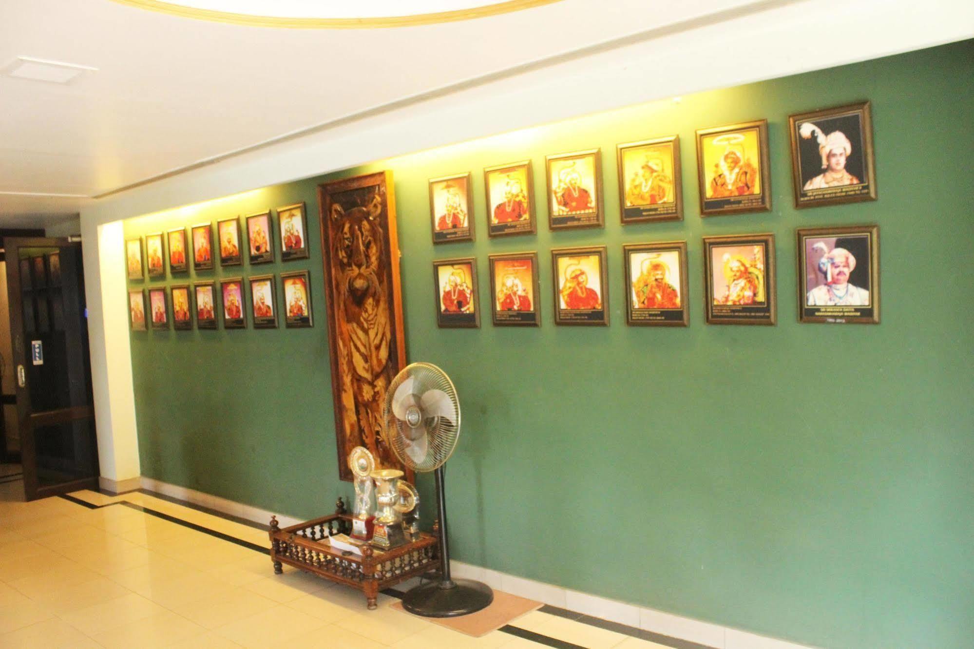 Hotel Treebo Trend Royal 3*