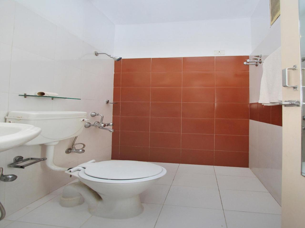 Oyo 1356 Gokulam Compact Hotel