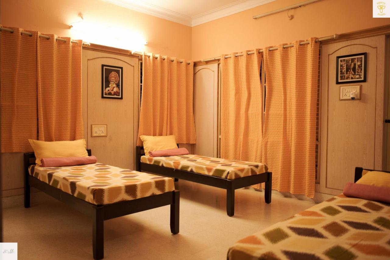 Beehive Commune Hostel