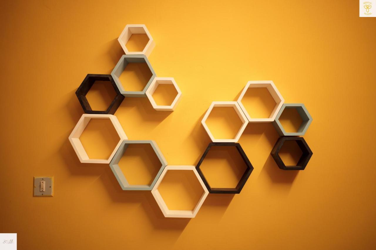Beehive Commune Hostel *