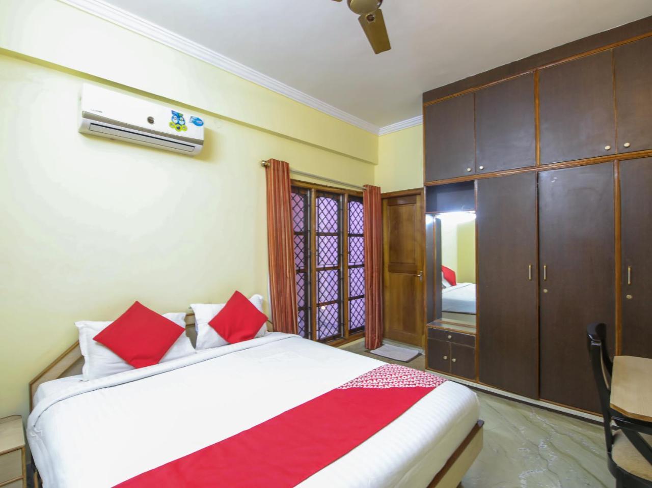 Oyo 22778 Mk Greens Hotel 3*