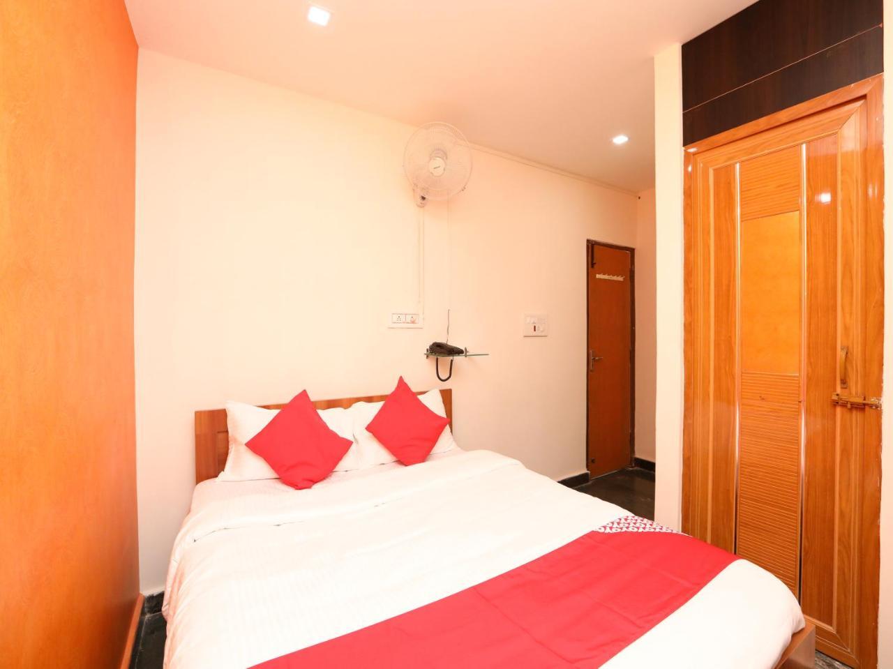 Hotel Oyo V Wella Comforts 3*