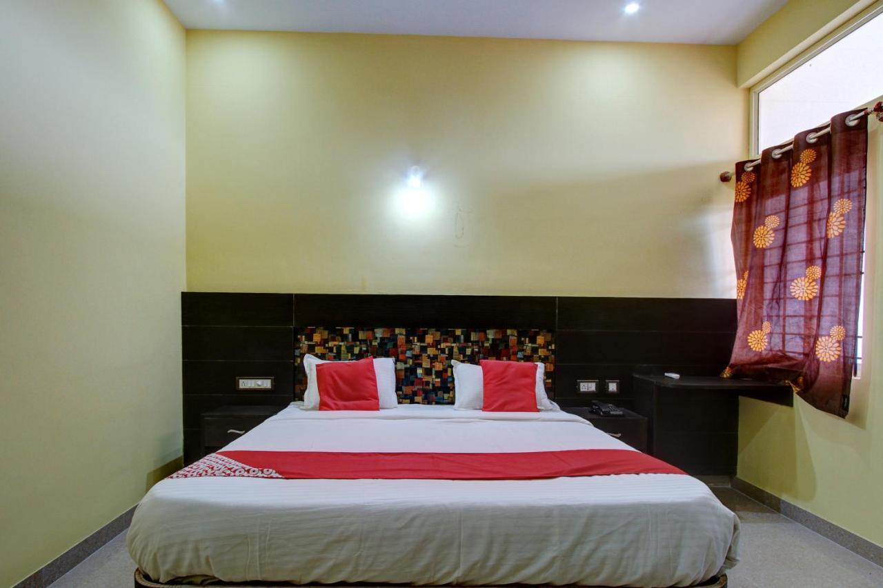 Hotel Oyo 26801 Ss Residency