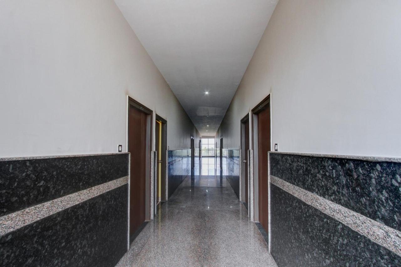 Hotel Oyo 26801 Ss Residency 3*