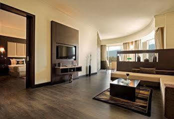 Radisson Blu Plaza 5*