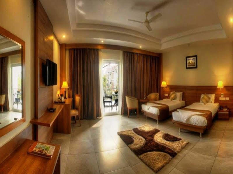Hotel Le Ruchi The 4*
