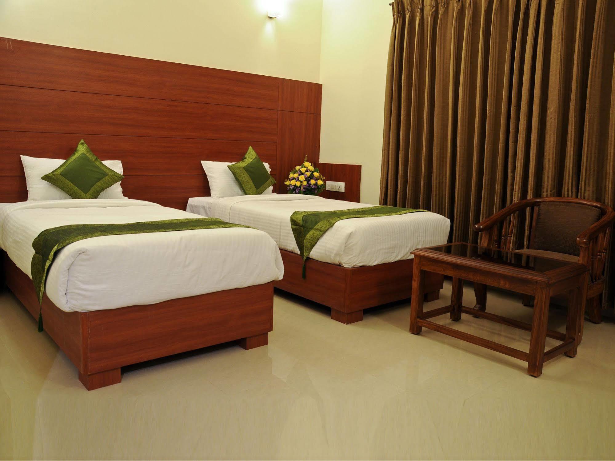 Hotel Golden Castle Hotel 3*