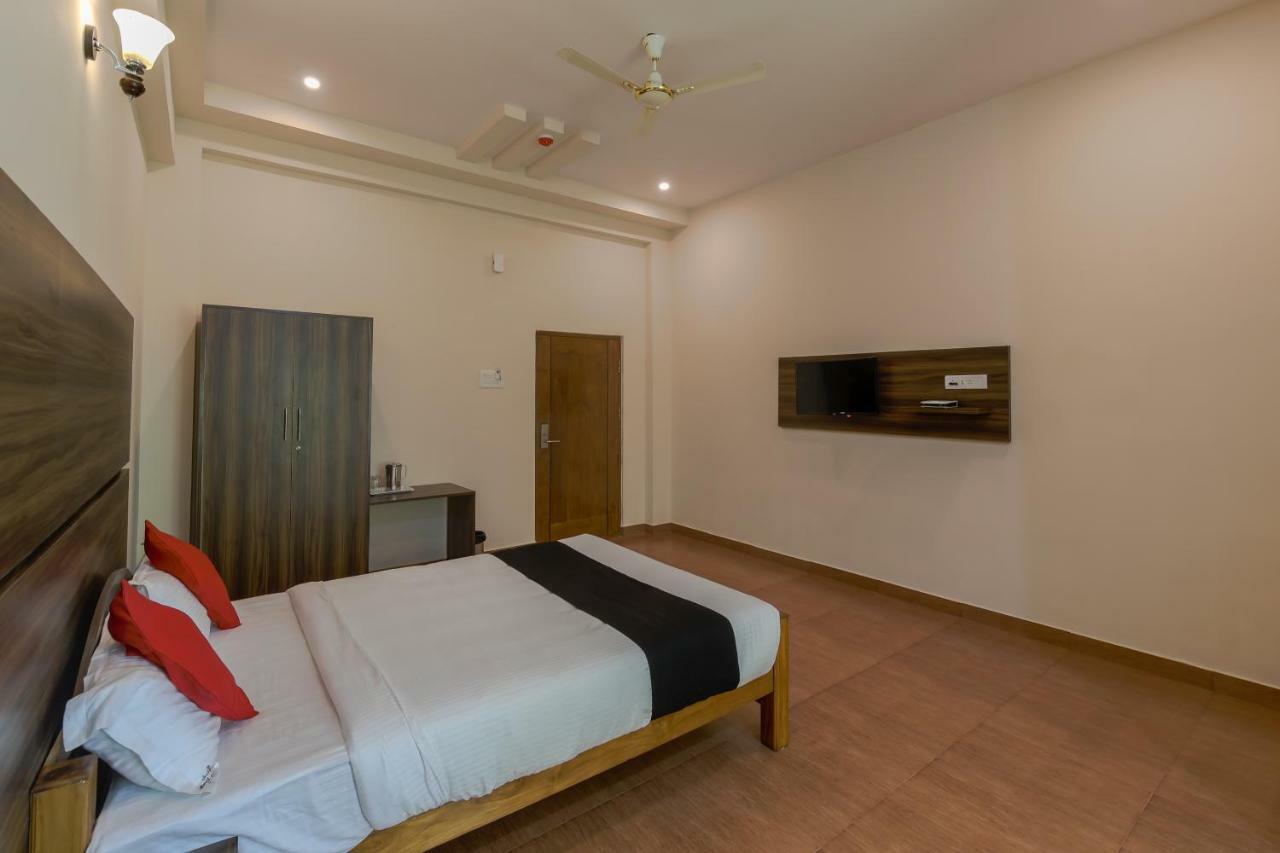 Capital O 22212 J K Golden Embassy Hotel
