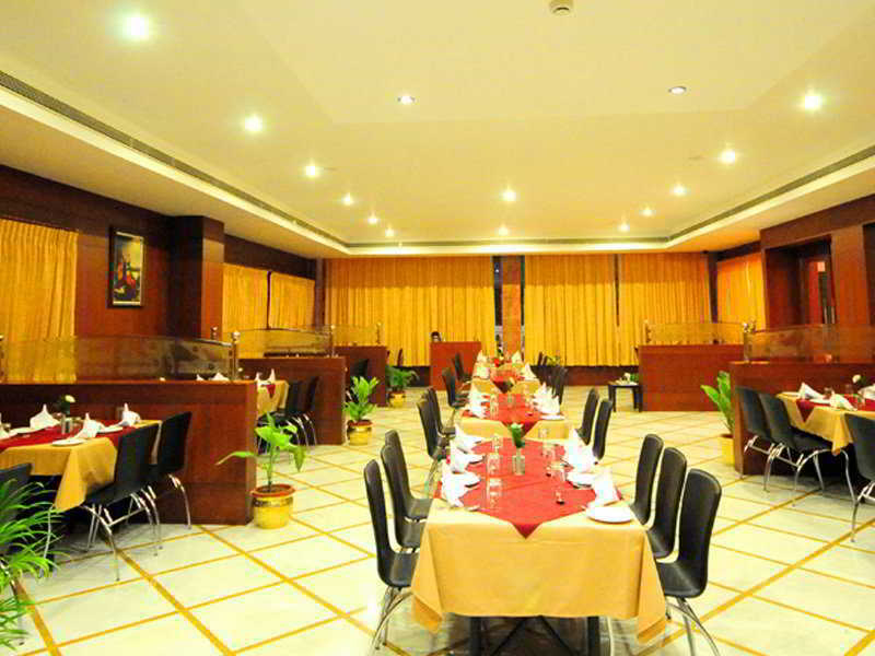 Adeline Hotel 3*