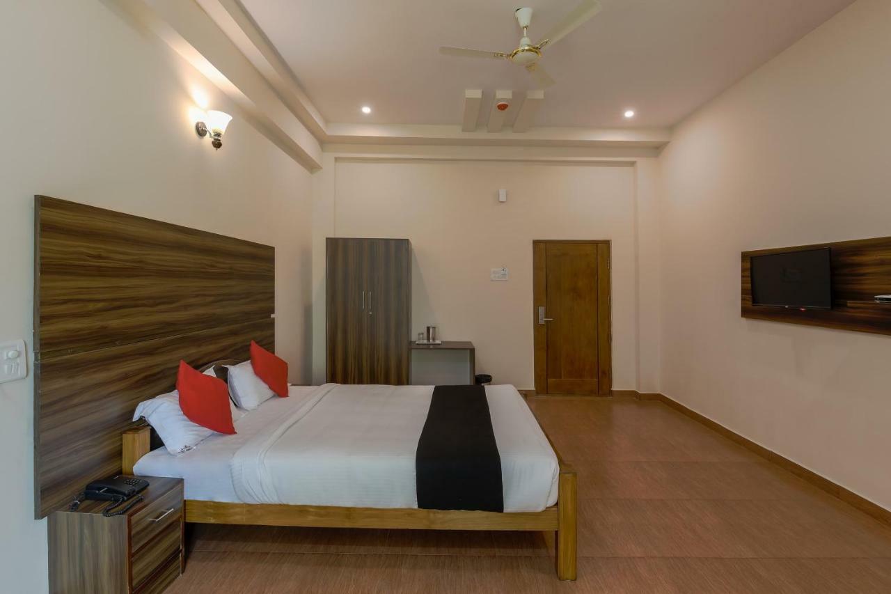 Capital O 22212 J K Golden Embassy Hotel