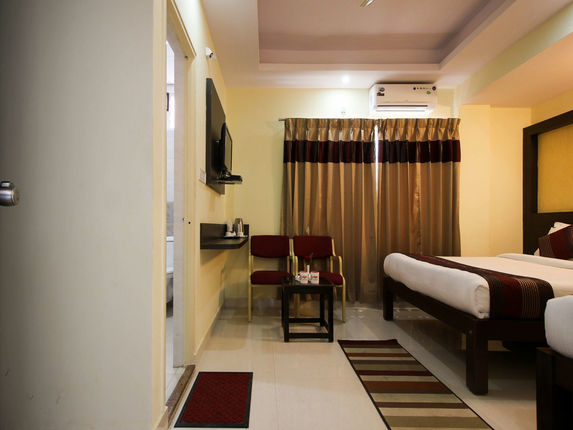 Prakaash Comforts Hotel