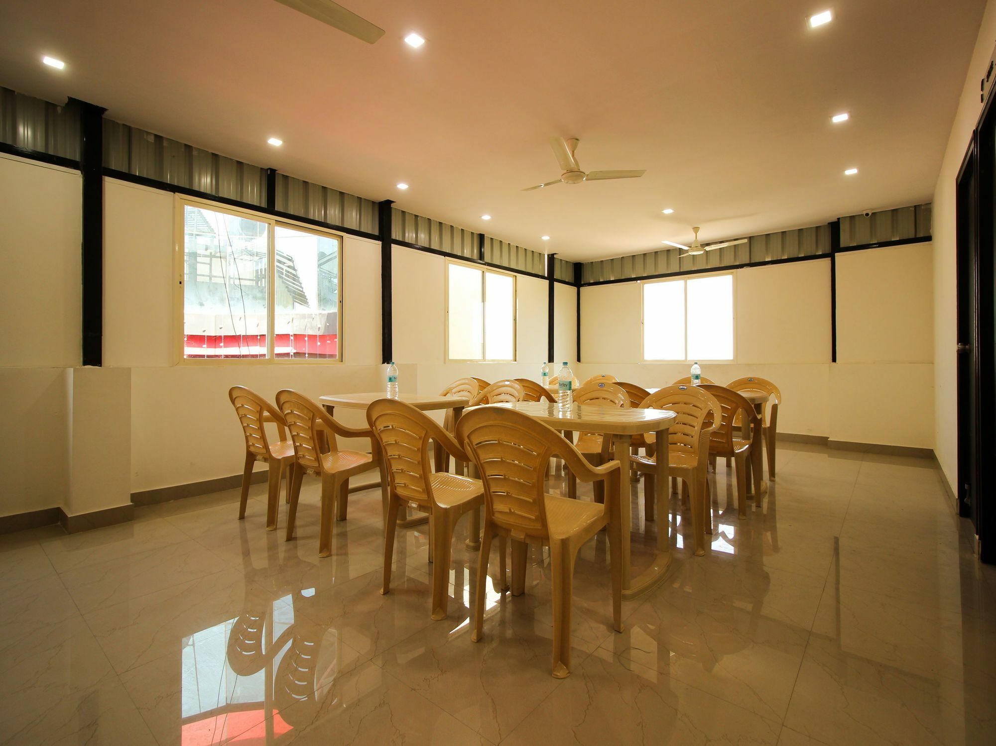 Hotel Prakaash Comforts 2*