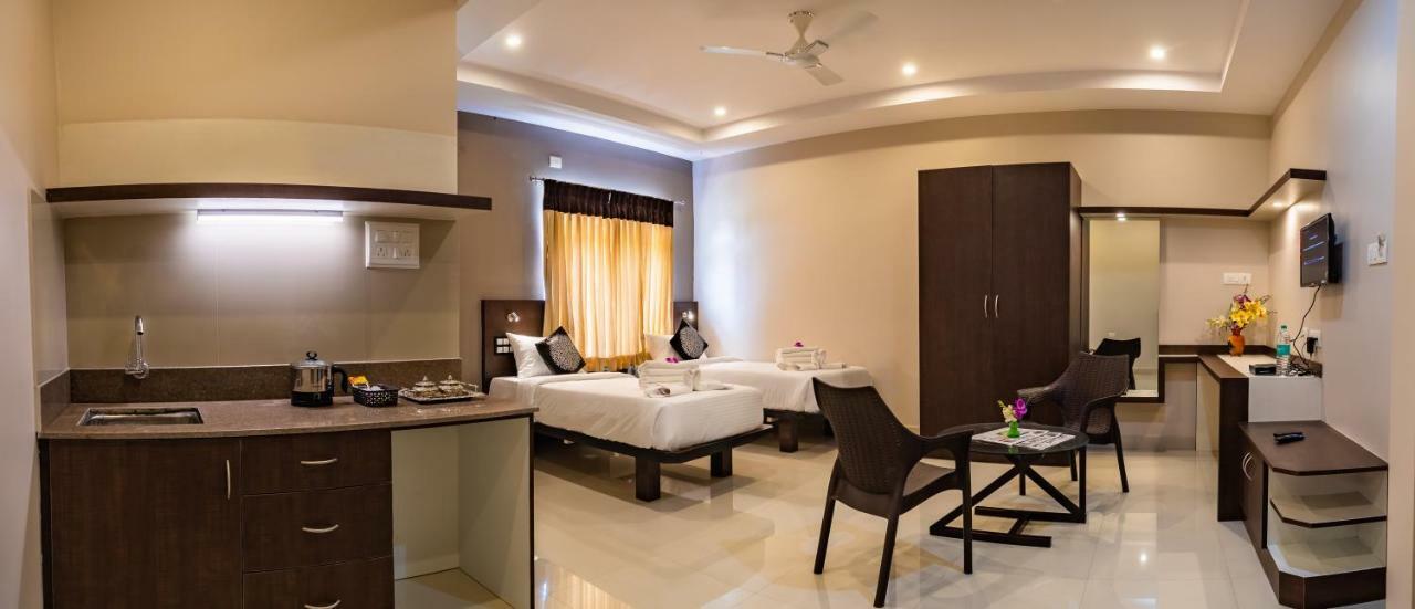Hotel Aadya Elite