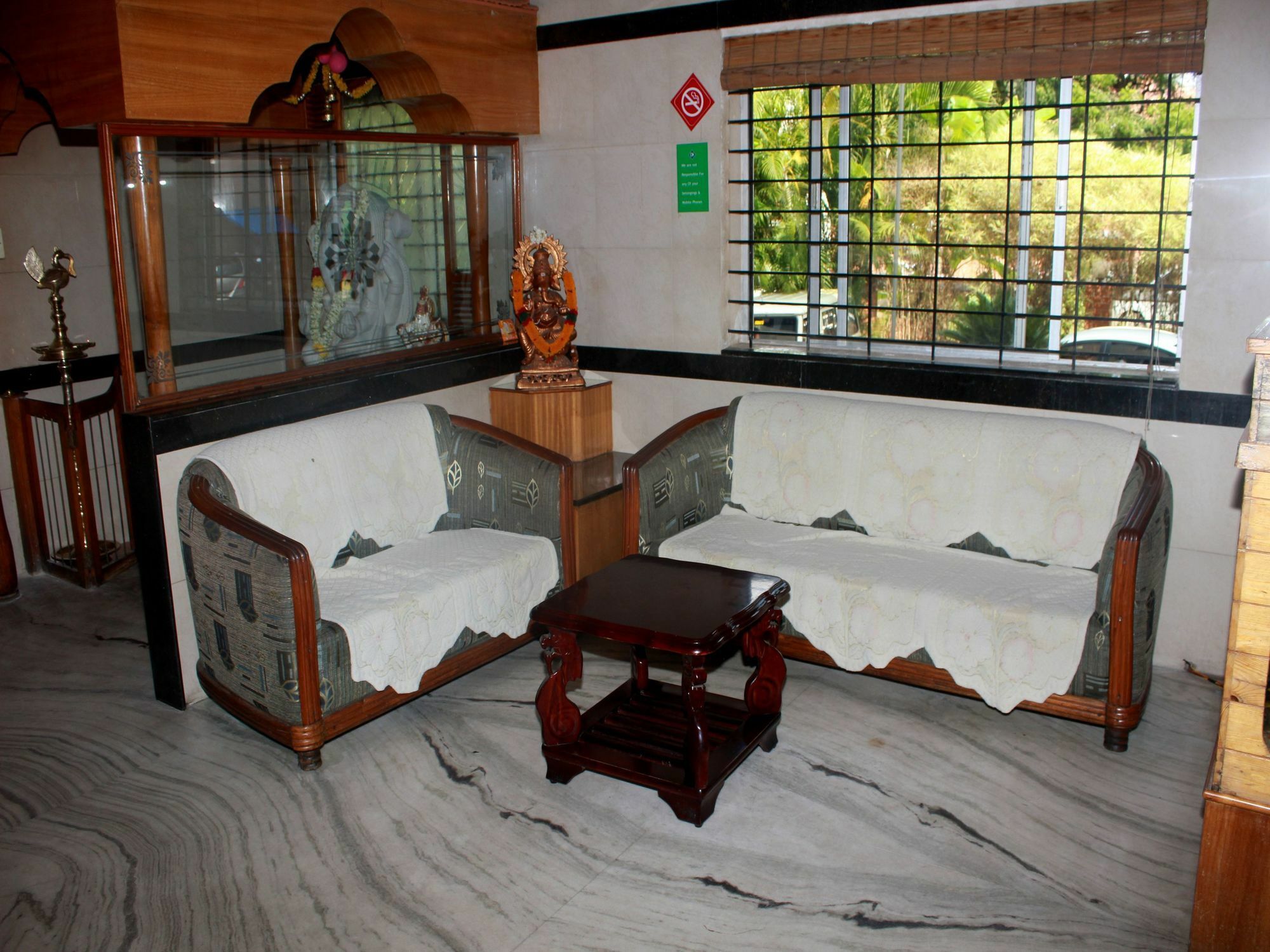 Oyo Premium Railway Station Hotel Mysore