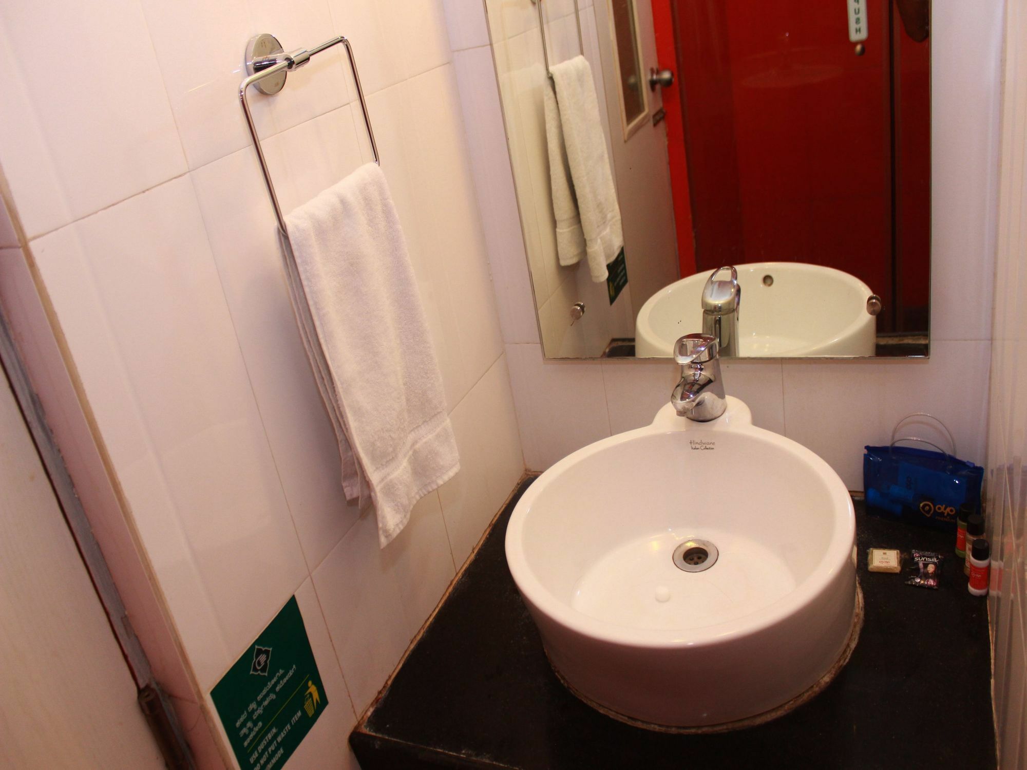 Hotel Oyo Premium Railway Station 3*