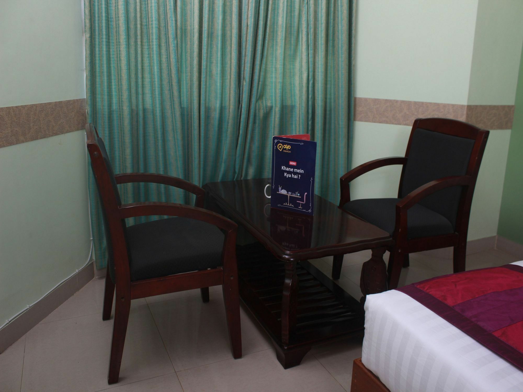 Hotel Oyo Premium Railway Station 3*