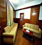 Mahendra Hotel *