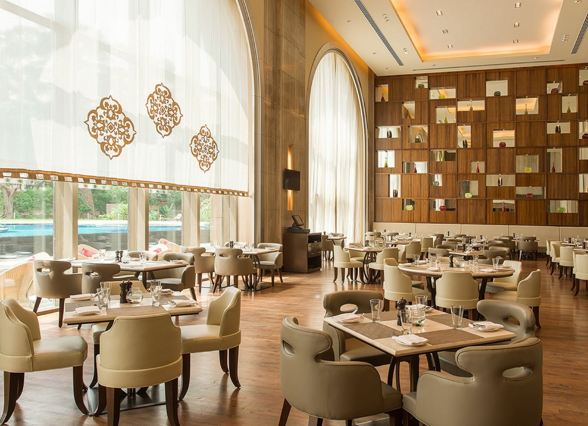 Radisson Blu Plaza 5*