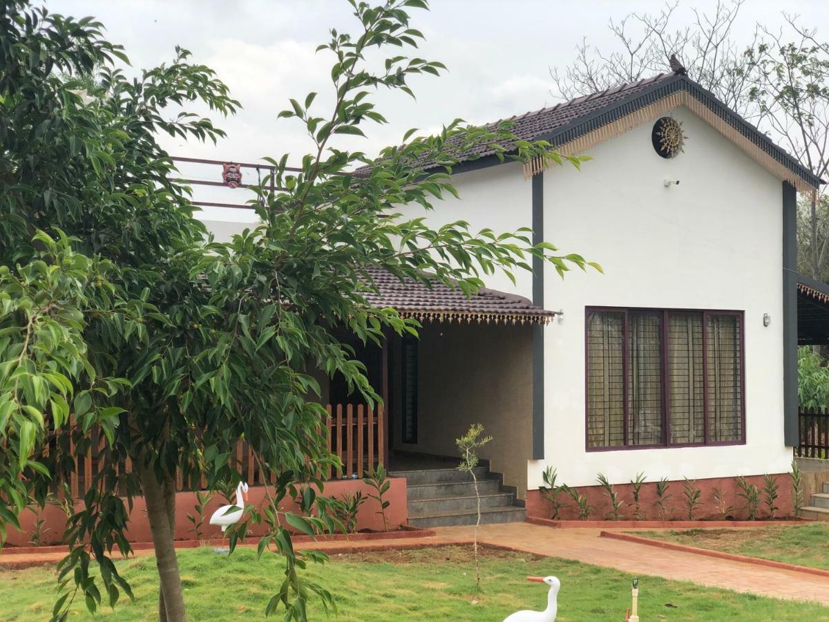 1000 Silvers -farm Villa *