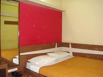 Mannars Deluxe Hotel