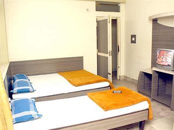 Mannars Deluxe Hotel 2*