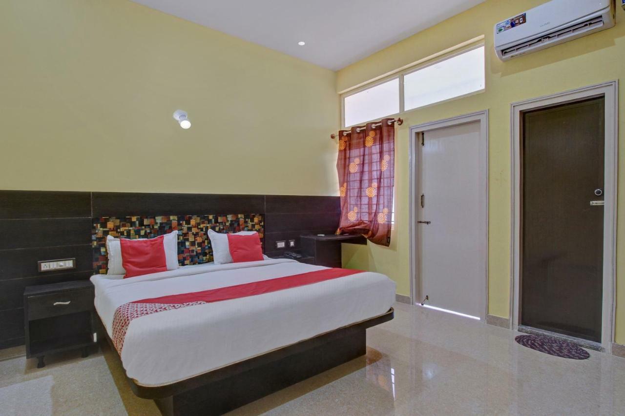 Oyo 26801 Ss Residency Hotel 3*