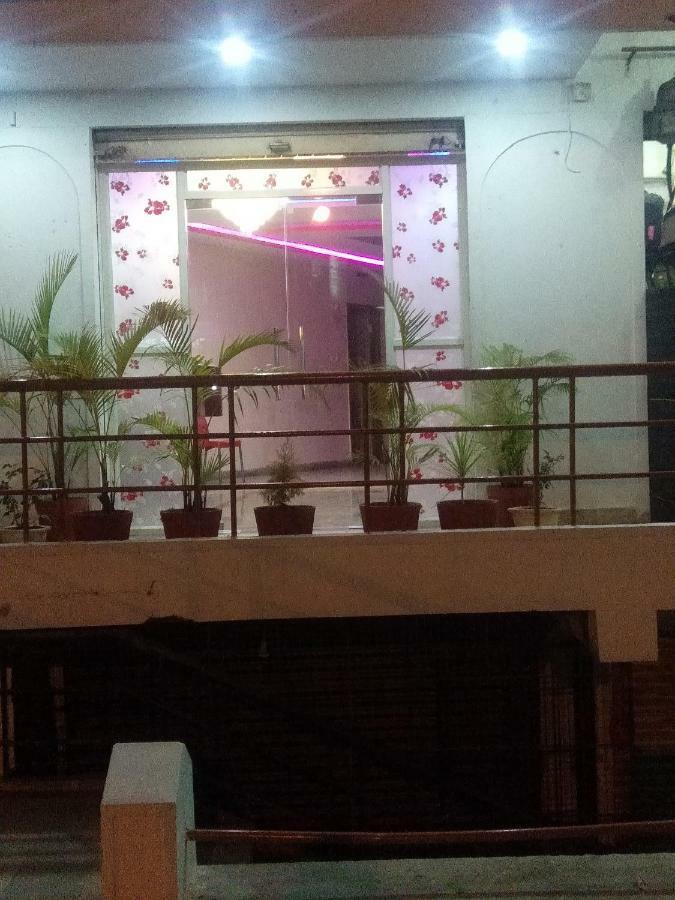 Heera Palace Hotel