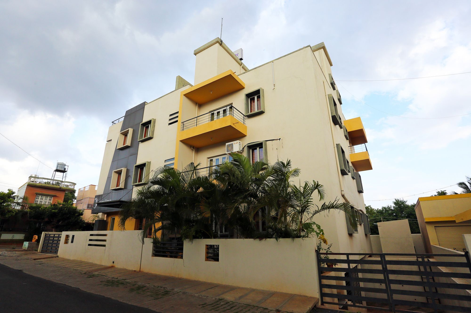 Itsy Jasmine Mysore