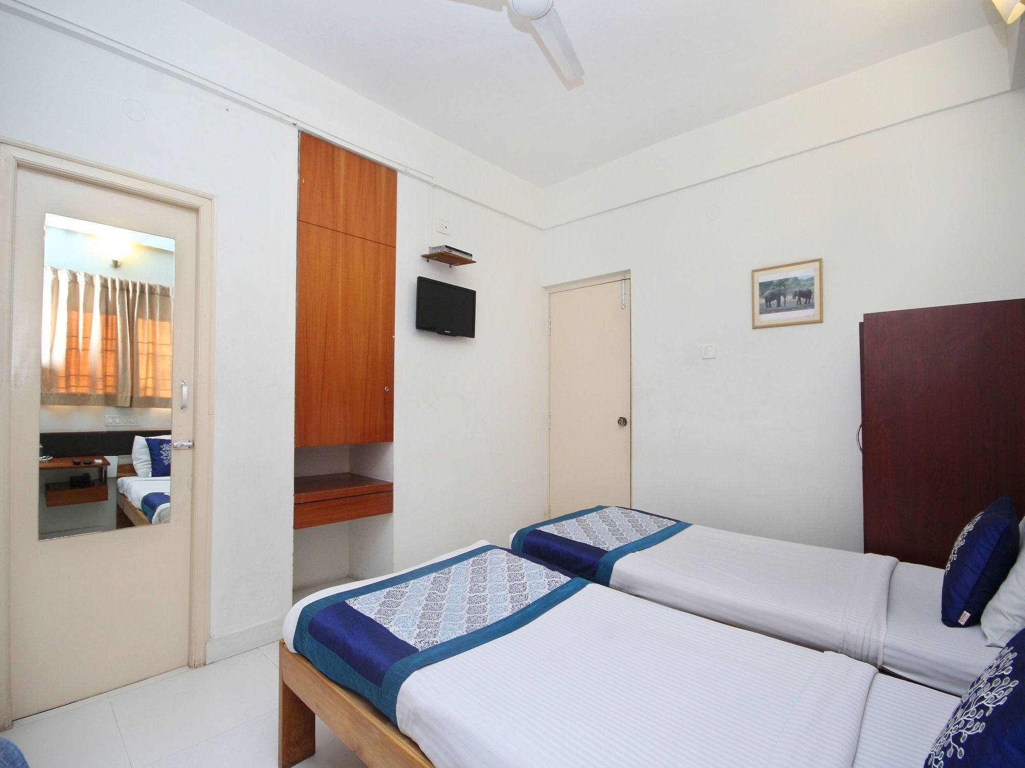 Hotel Oyo 1356 Gokulam Compact Mysore