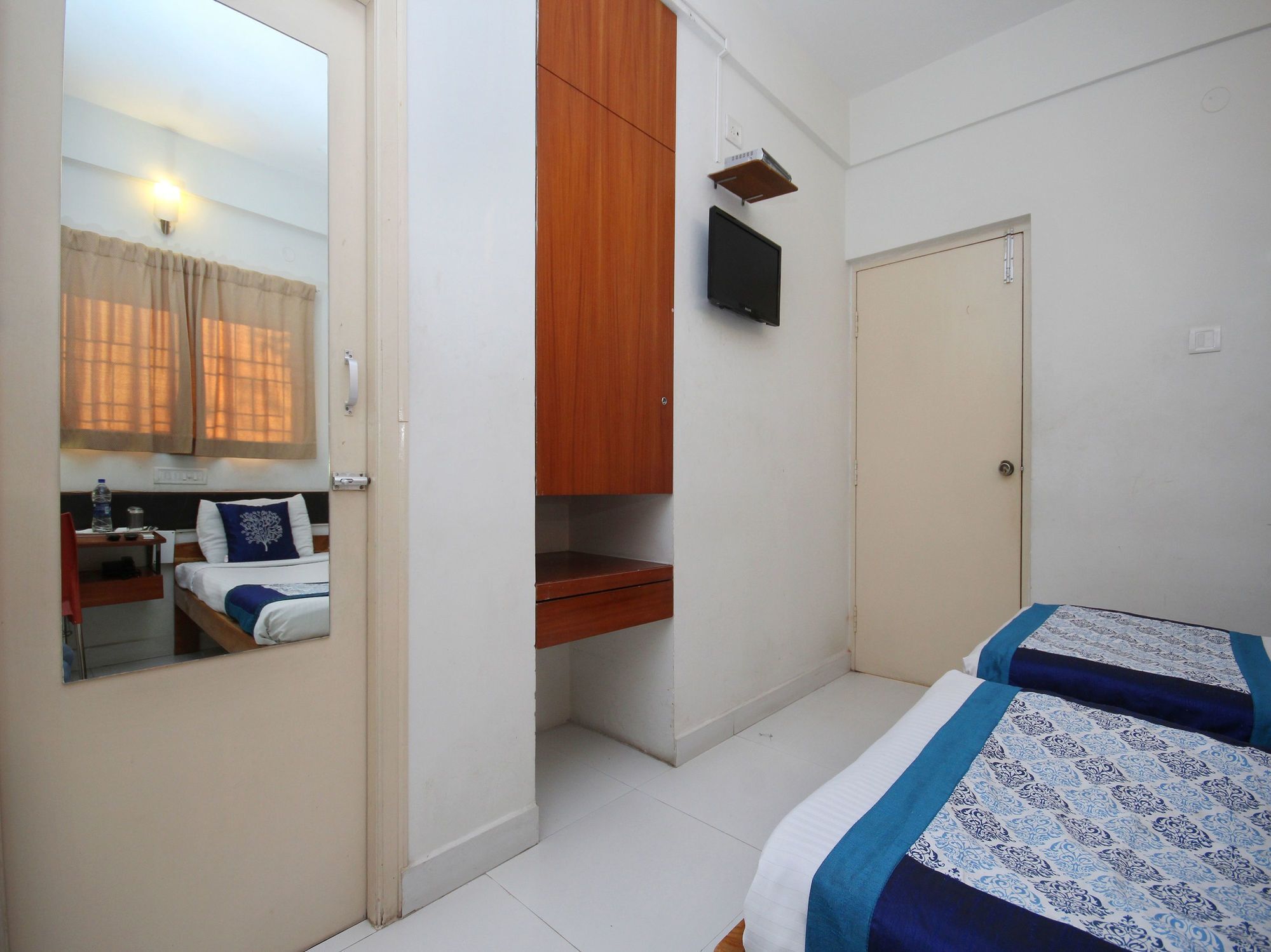 Oyo 1356 Gokulam Compact Hotel 3*