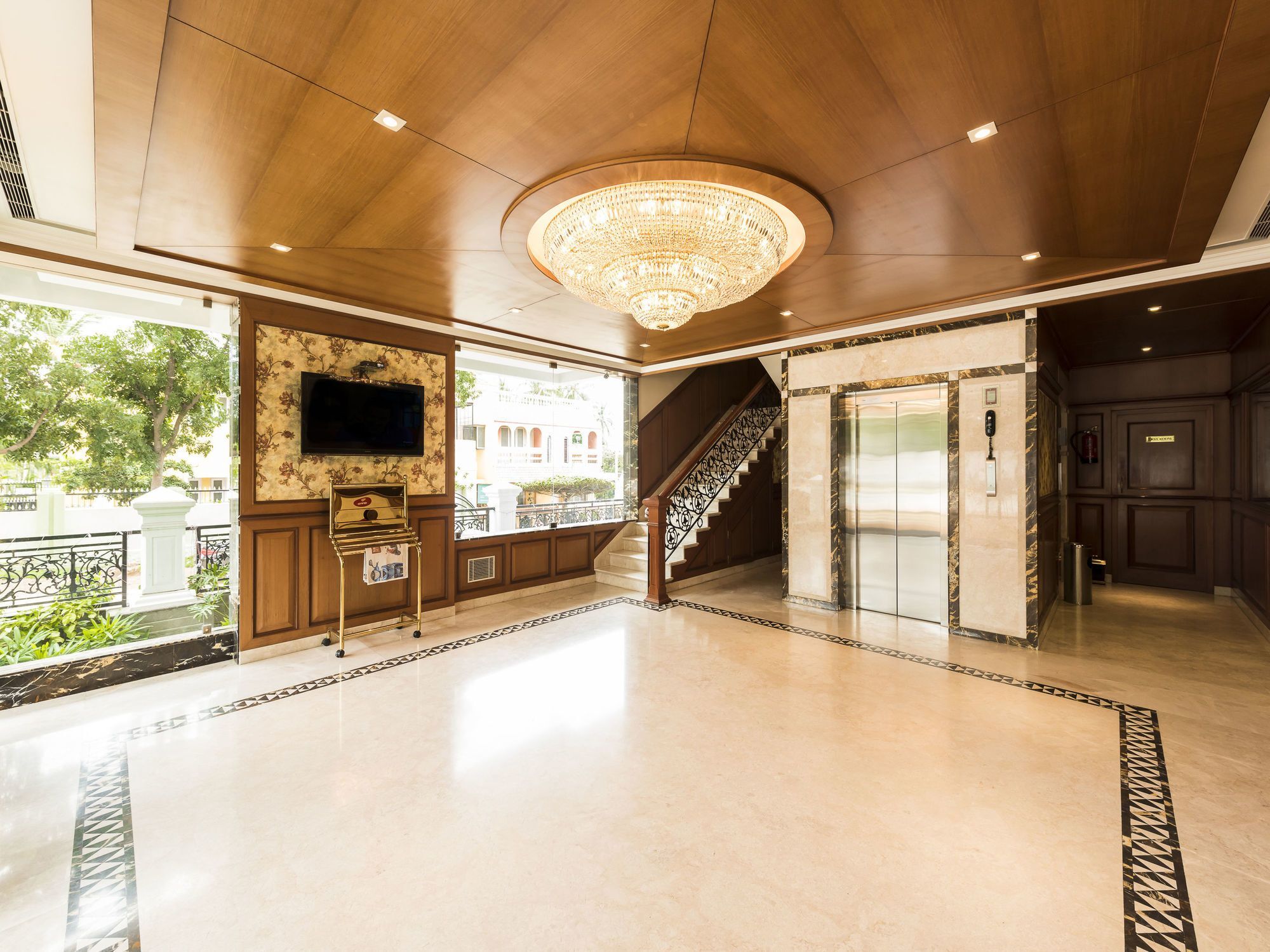 National Residency Hotel 3*