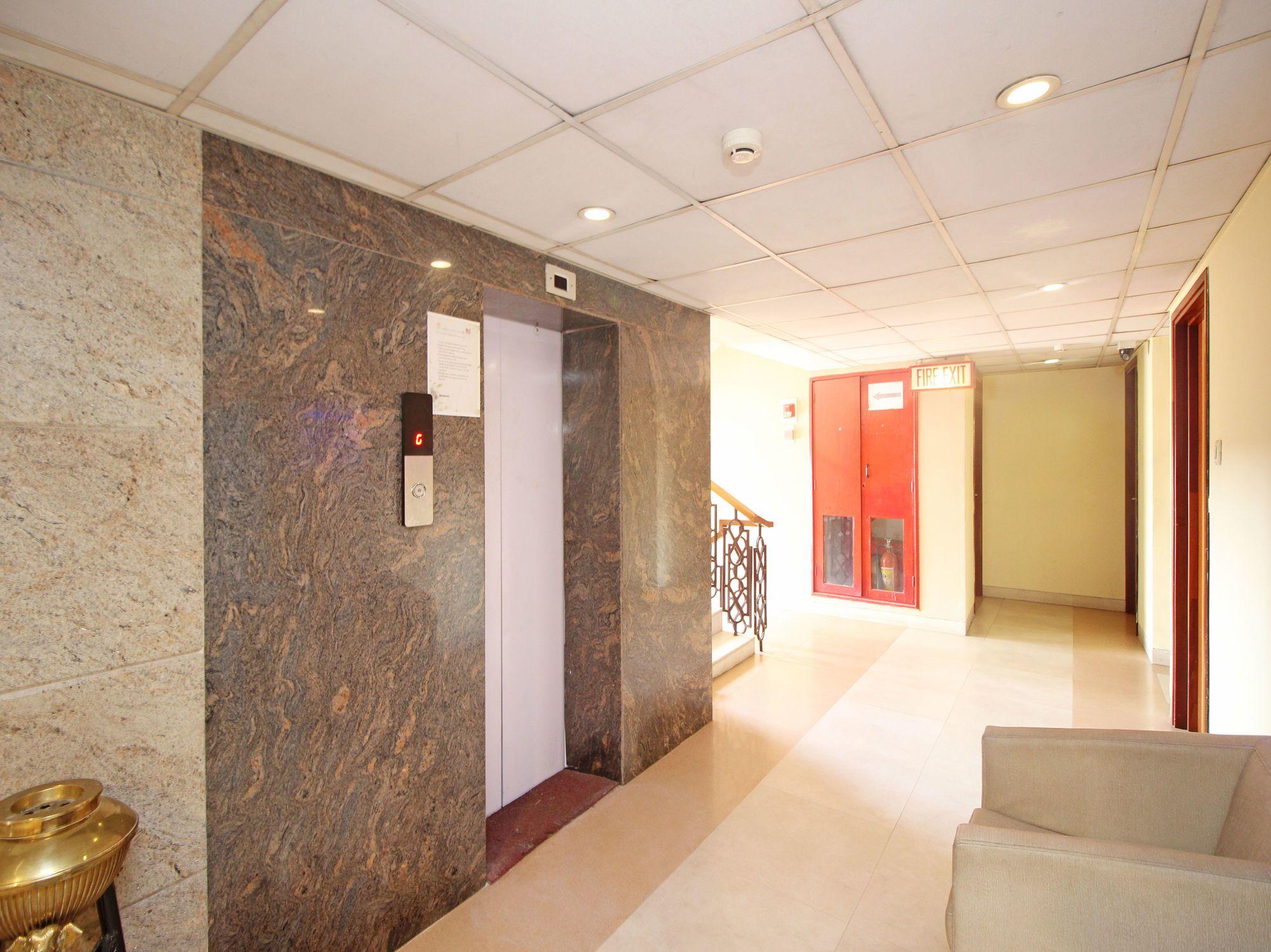 Hotel Oyo 9610 Mb International 2*