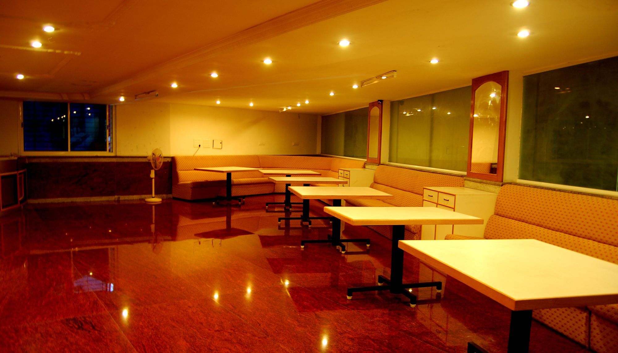 Pioneer Hotel 2*