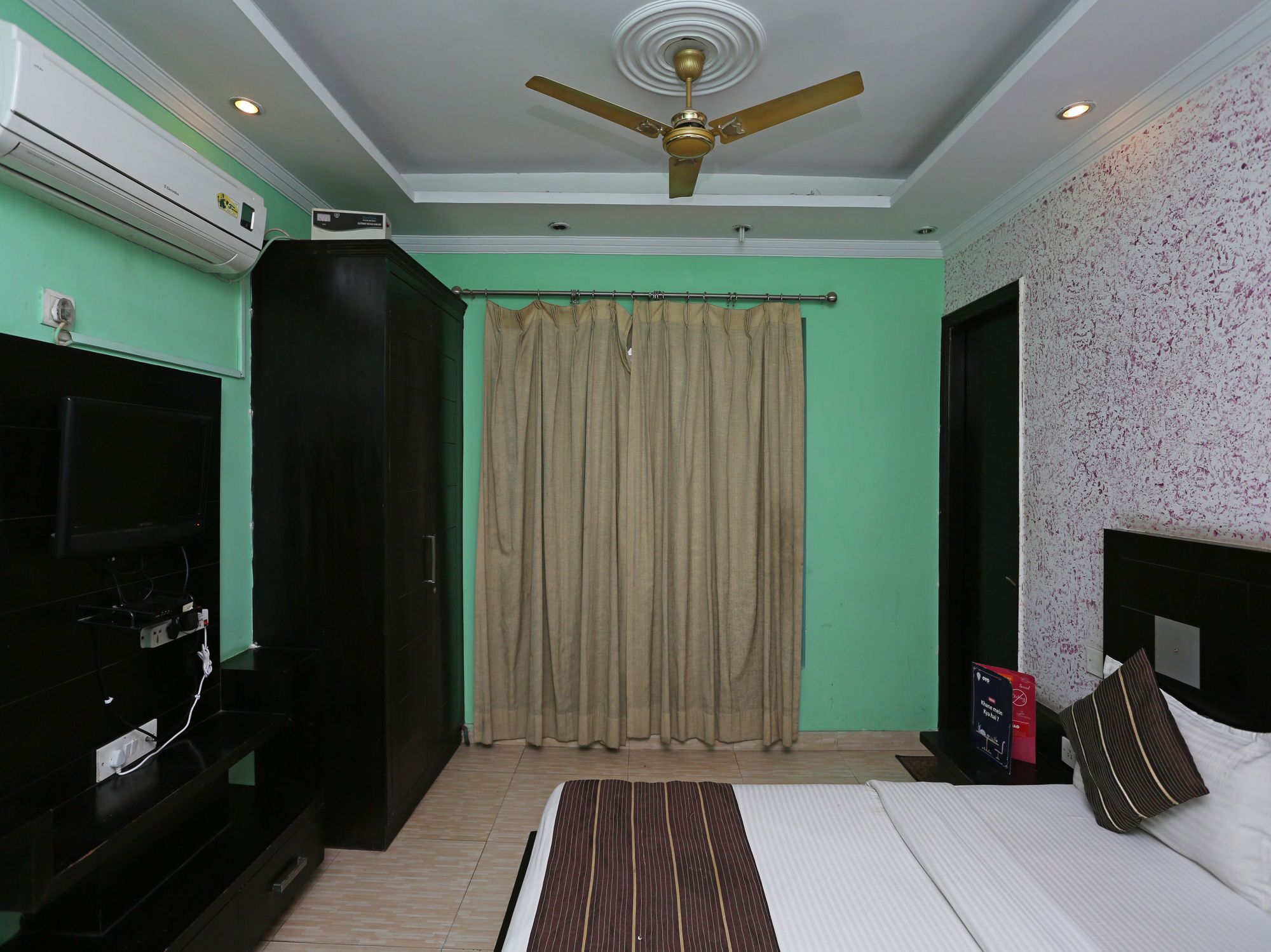 Hotel Oyo 9332 Aishwarya Le Royale